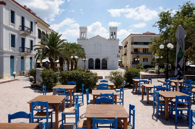 Iglesia de San Spyridon - Nafplion | Secret World Trip Planner