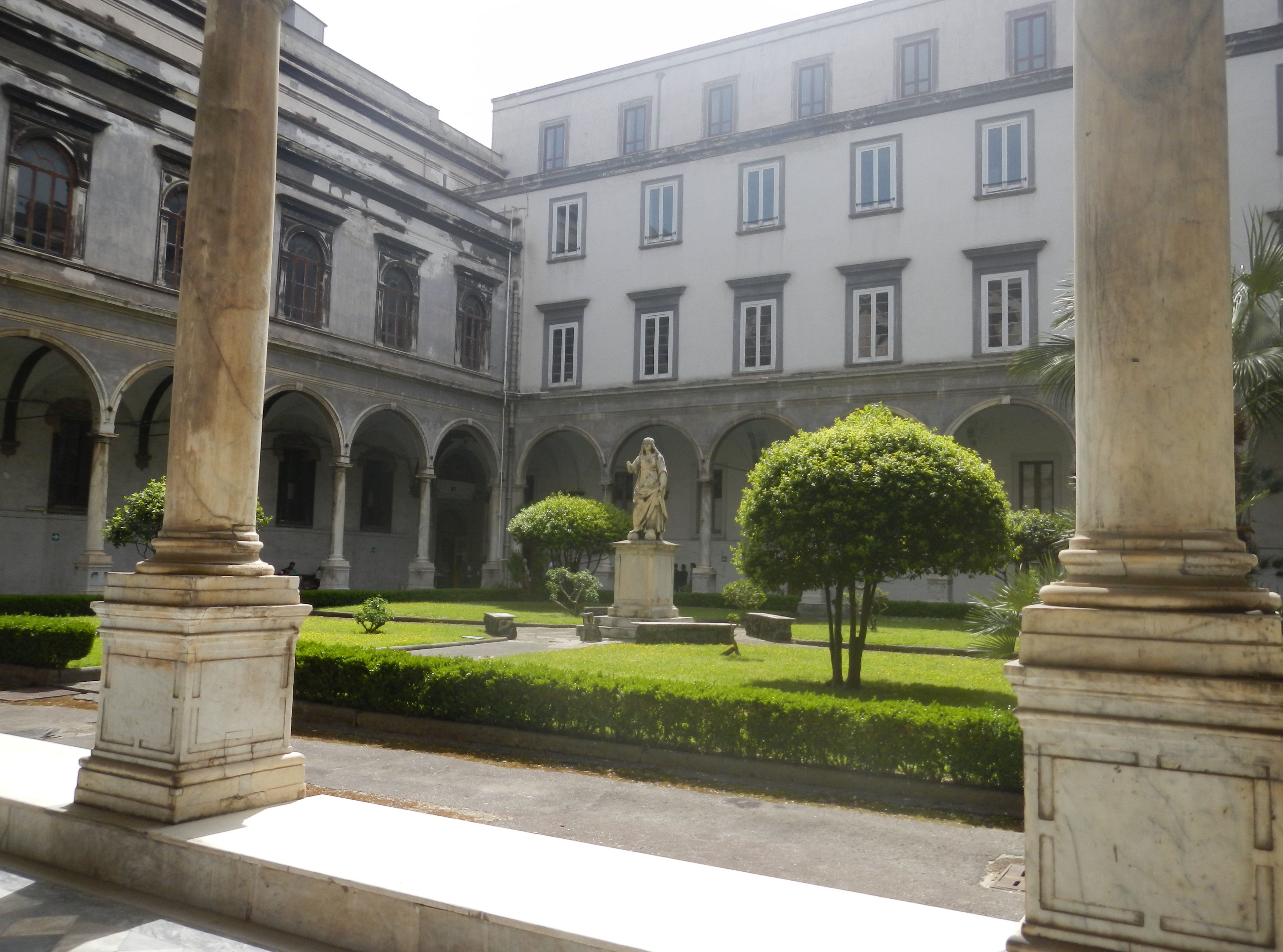 Archivo Estatal de Nápoles - Napoli | Secret World Trip Planner