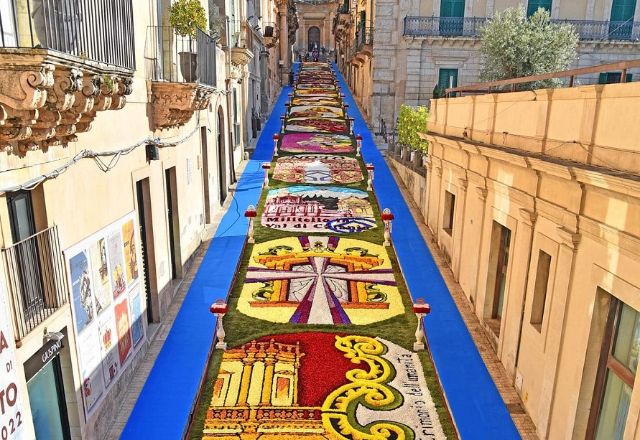 Baroque Spring သို့မဟုတ် Noto ၏ Infiorata - Noto | Secret World Trip Planner