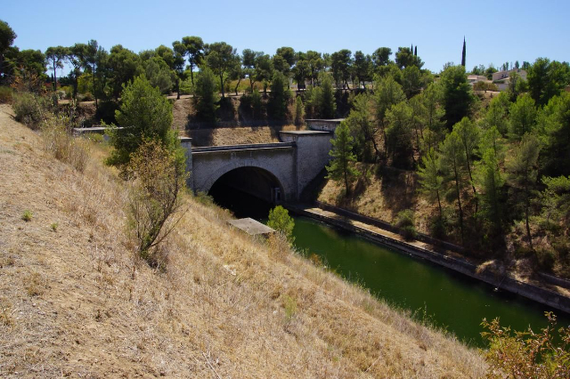 Rovetunnel - Le Rove | Secret World Trip Planner