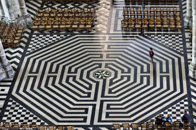 Labyrinthe de la cathédrale d'Amiens - Amiens | Secret World Trip Planner