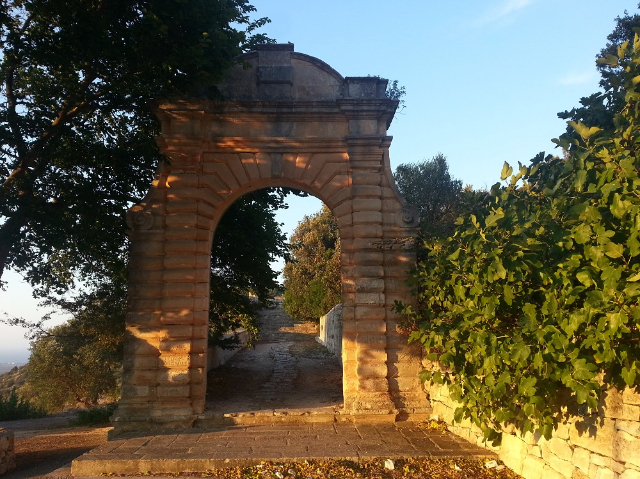 Sanktuarium św. Oronza - Ostuni | Secret World Trip Planner