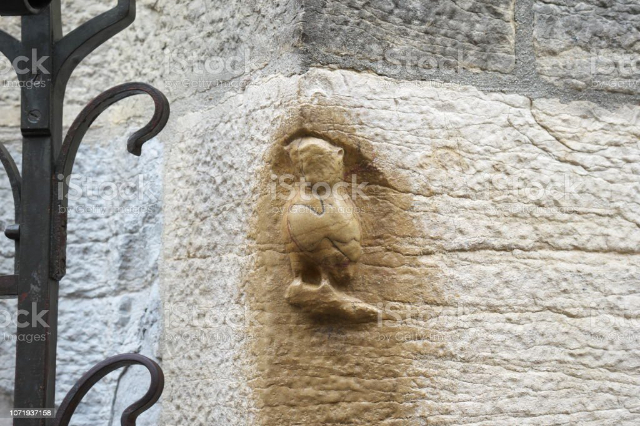 Stebuklingoji pelėda - Dijon | Secret World Trip Planner