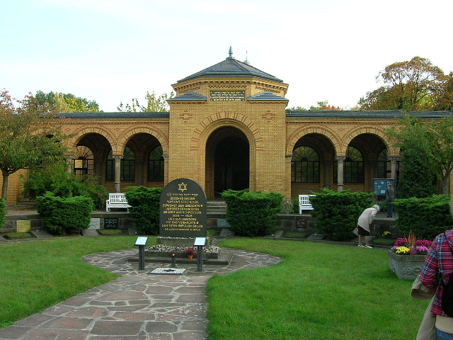 ইহুদি কবরস্থান WeiBensee - Berlin | Secret World Trip Planner