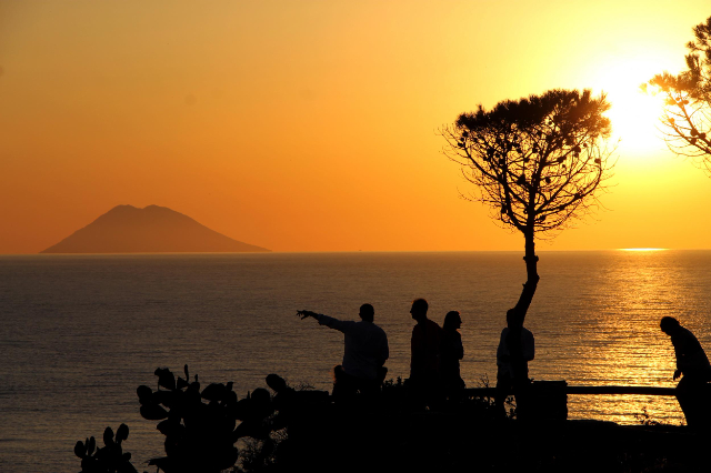 Capo Vaticano Deniz Feneri - San Nicolò | Secret World Trip Planner