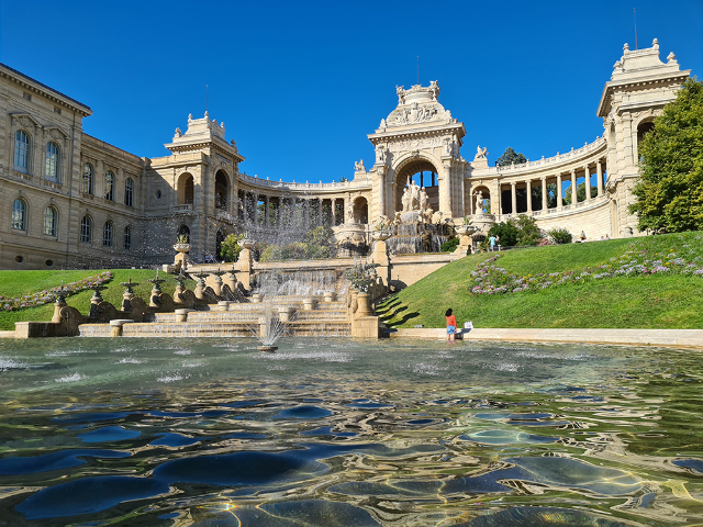 팔레 론샹 - Marseille | Secret World Trip Planner
