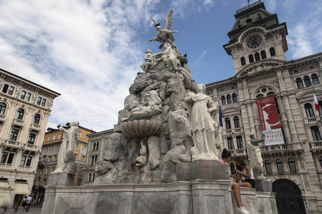 Trieste: Fuente de los Cuatro Continentes — Trieste