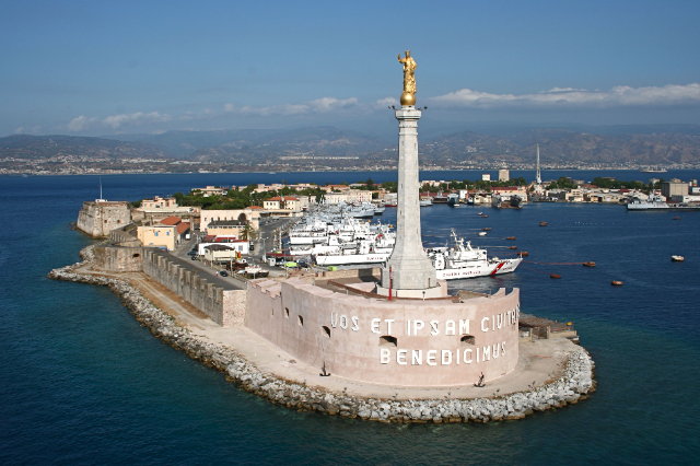 Madonnina di porto - Messina | Secret World Trip Planner