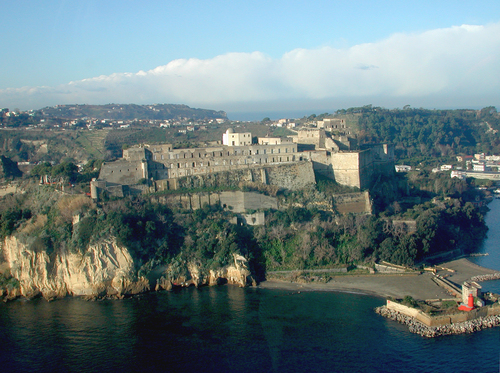 Baia Aragon qal'asi - Bacoli - Bacoli | Secret World Trip Planner