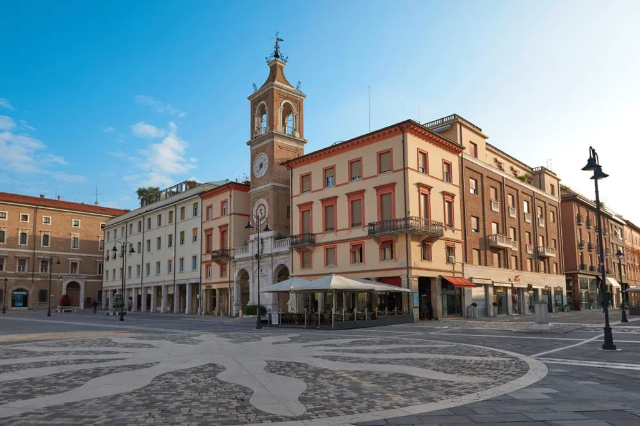 થ્રી શહીદ સ્ક્વેર - Rimini | Secret World Trip Planner