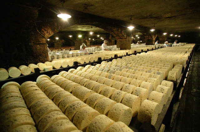 Roqueforti juustukoopad - Roquefort-sur-Soulzon | Secret World Trip Planner