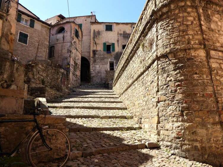 ປະຖົມບ້ານຂອງ Taggia - Taggia | Secret World Trip Planner
