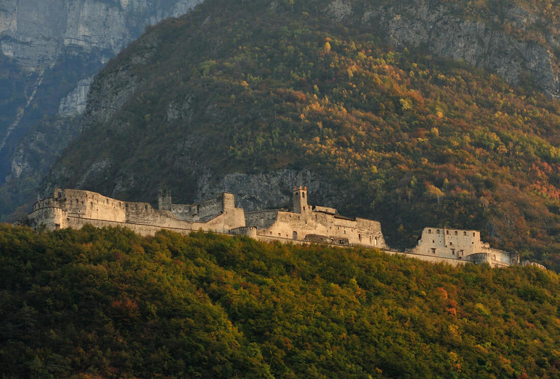 Castel Beseno, найстарэйшая крэпасць Трэнціна - Besenello | Secret World Trip Planner