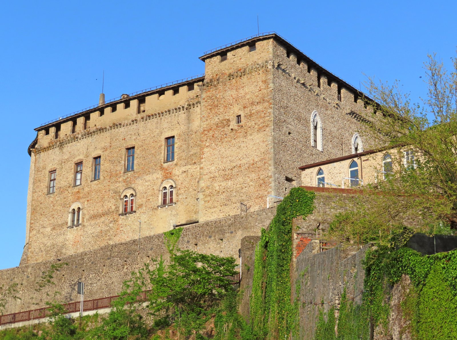Compiano, uno dei borghi più belli d'Italia - Compiano | Secret World Trip Planner