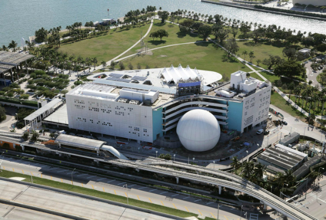 Museum Sains Phillip dan Patricia Frost - Miami | Secret World Trip Planner