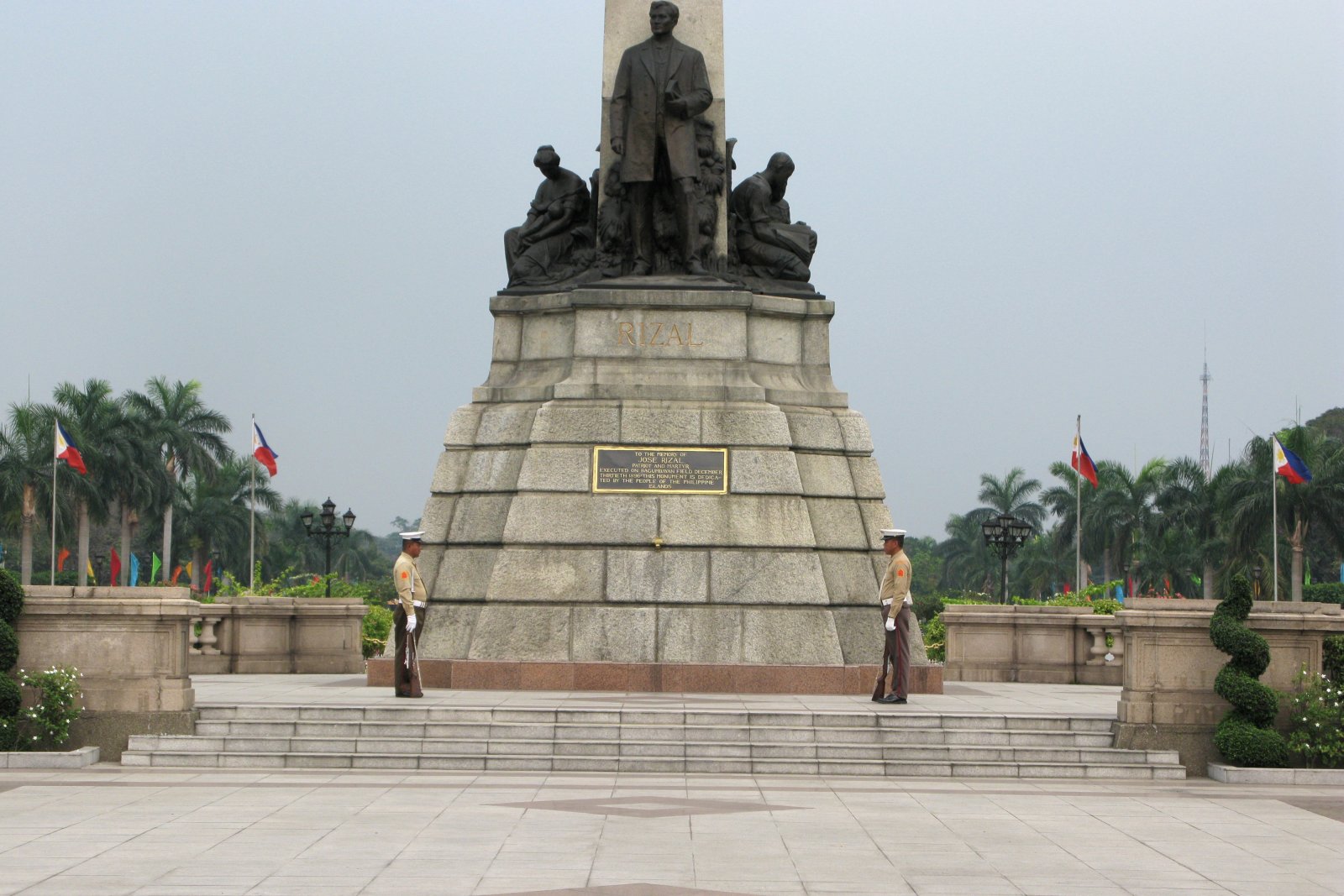 Rizal Park v Manile - Manila | Secret World Trip Planner