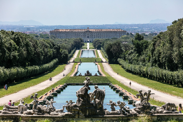 Le palais royal de Caserte — Caserta