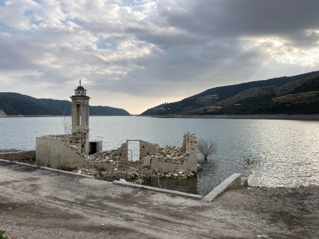 La sommersione stagionale della chiesa di San Nicola ad Alassa - Alassa | Secret World Trip Planner