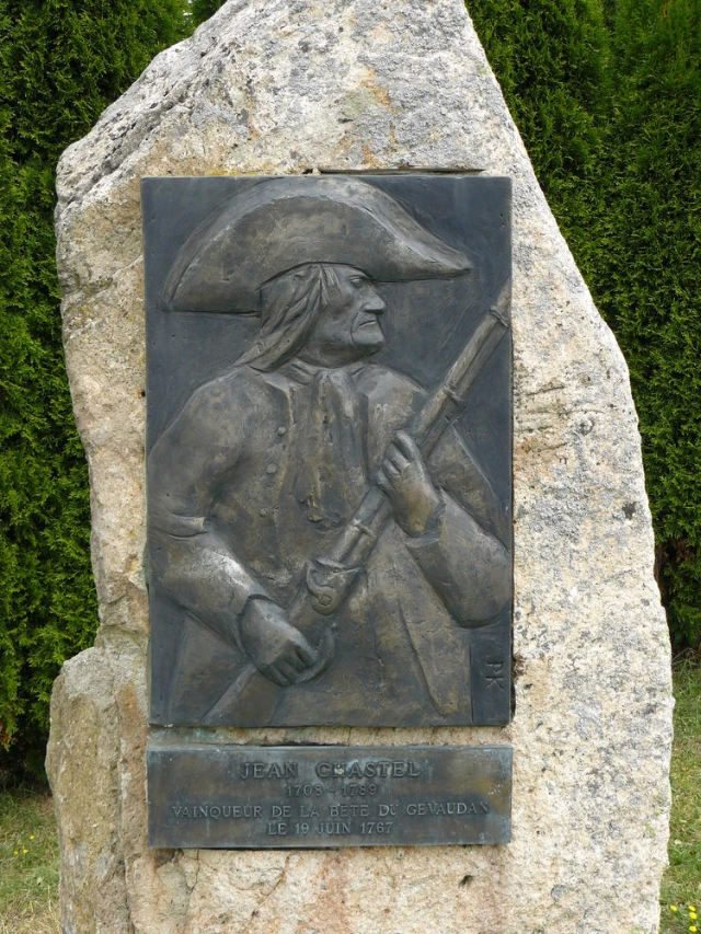 Monumento a Jean Chastel - La Besseyre-Saint-Mary | Secret World Trip Planner