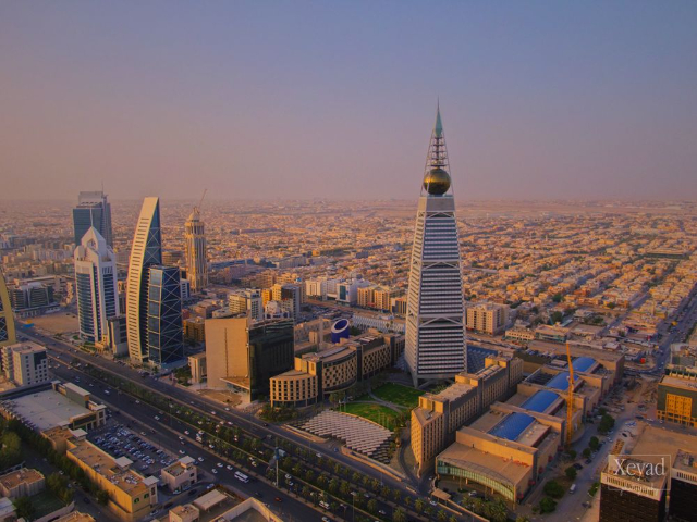 Al Faisaliah Tower – La Lancia Splendente della Modernità di Riyadh - Riyadh | Secret World Trip Planner