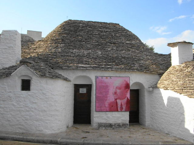 பெசோல்லா வீடு - Alberobello | Secret World Trip Planner