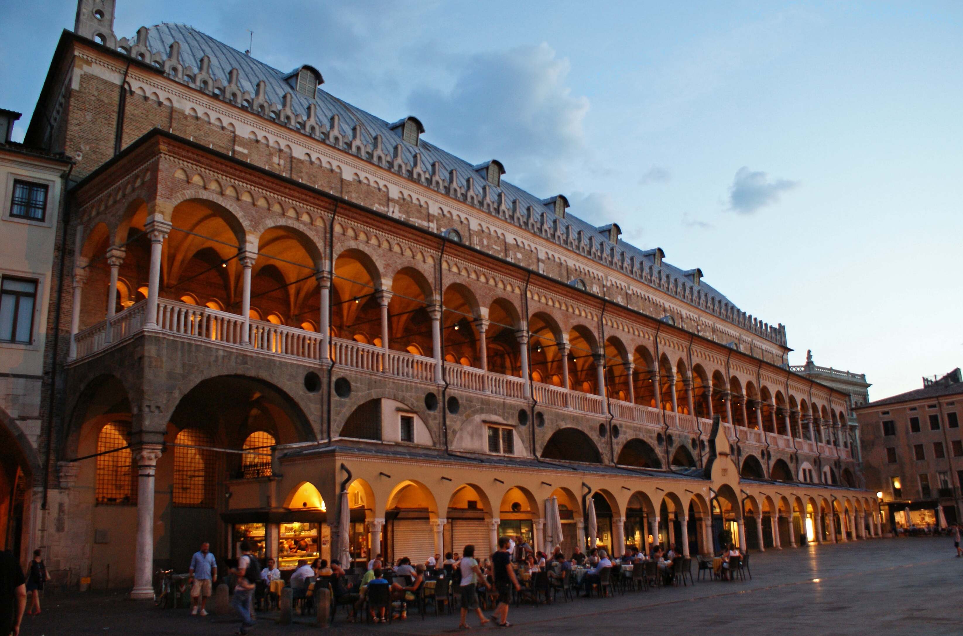 Padua: La Sala o más bien el Palacio de la Raza - Padova | Secret World Trip Planner