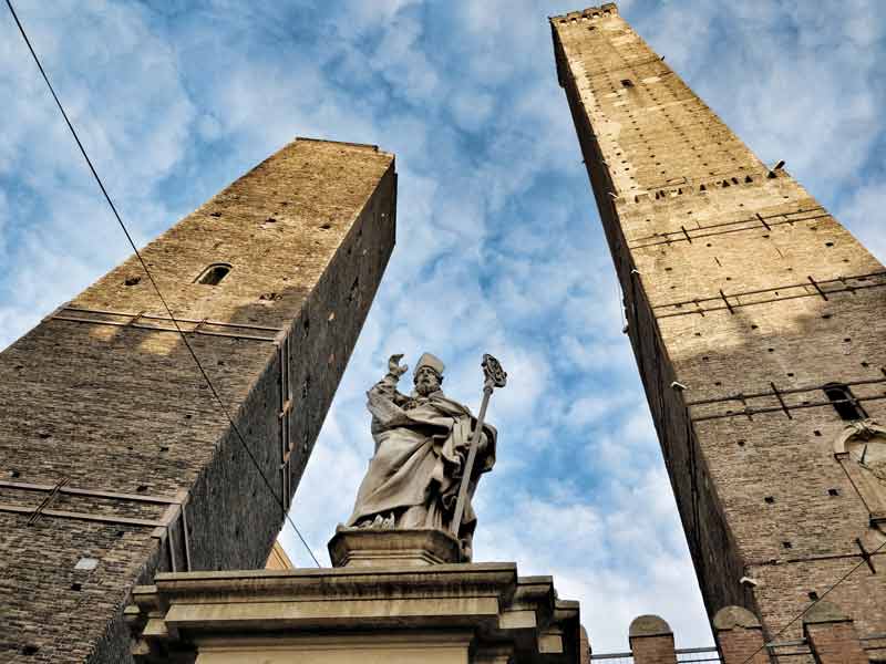 Torre Garisenda - Bologna | Secret World Trip Planner