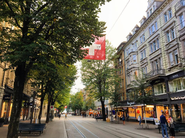 خیابان بانهوف - Zürich | Secret World Trip Planner