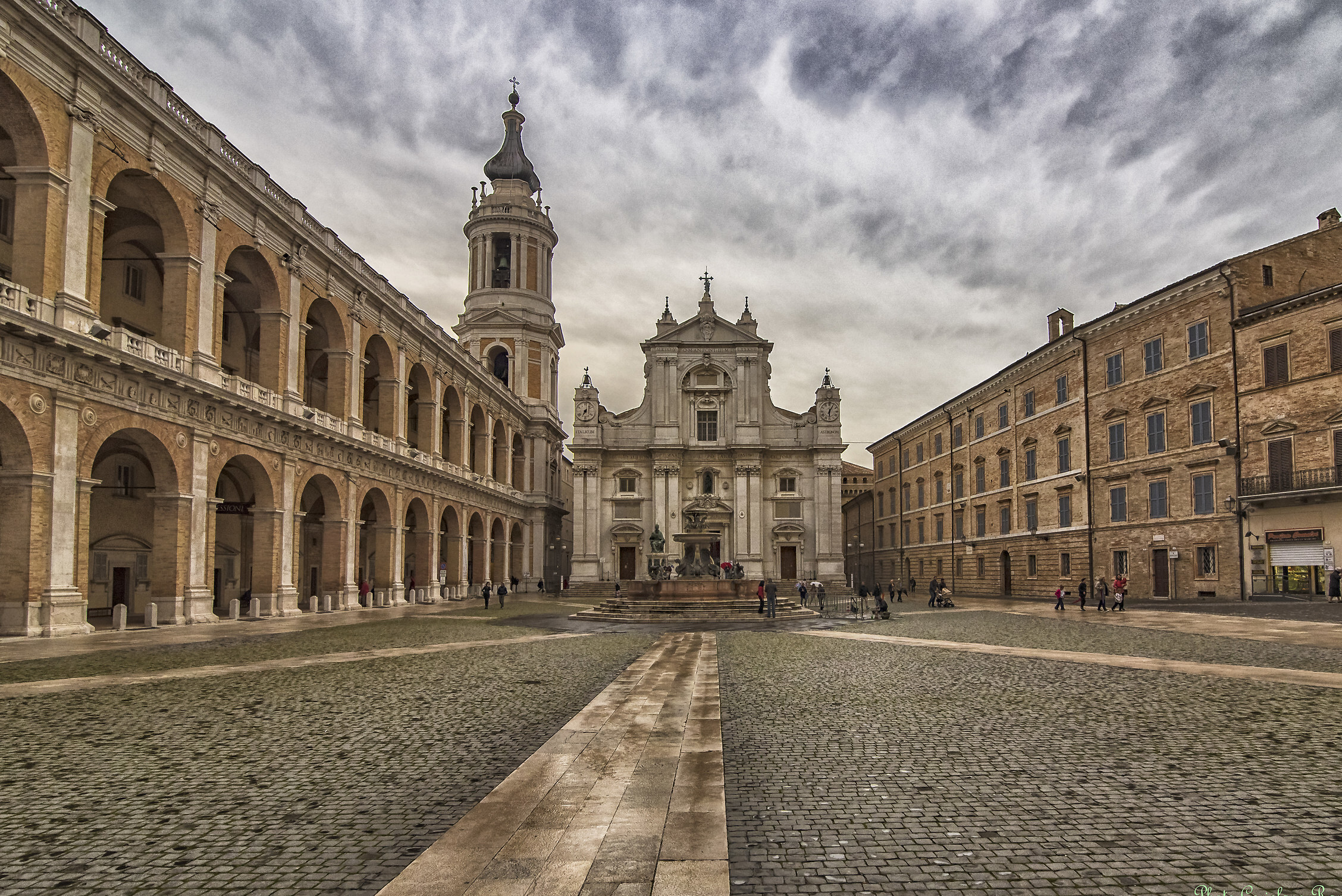 Loreto y la hermosa campiña de Marche - Loreto | Secret World Trip Planner