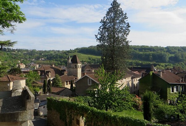 Figeacは静かで、趣のある、そしておそらく人生がlikに見えたものの最高の描写です - Figeac | Secret World Trip Planner