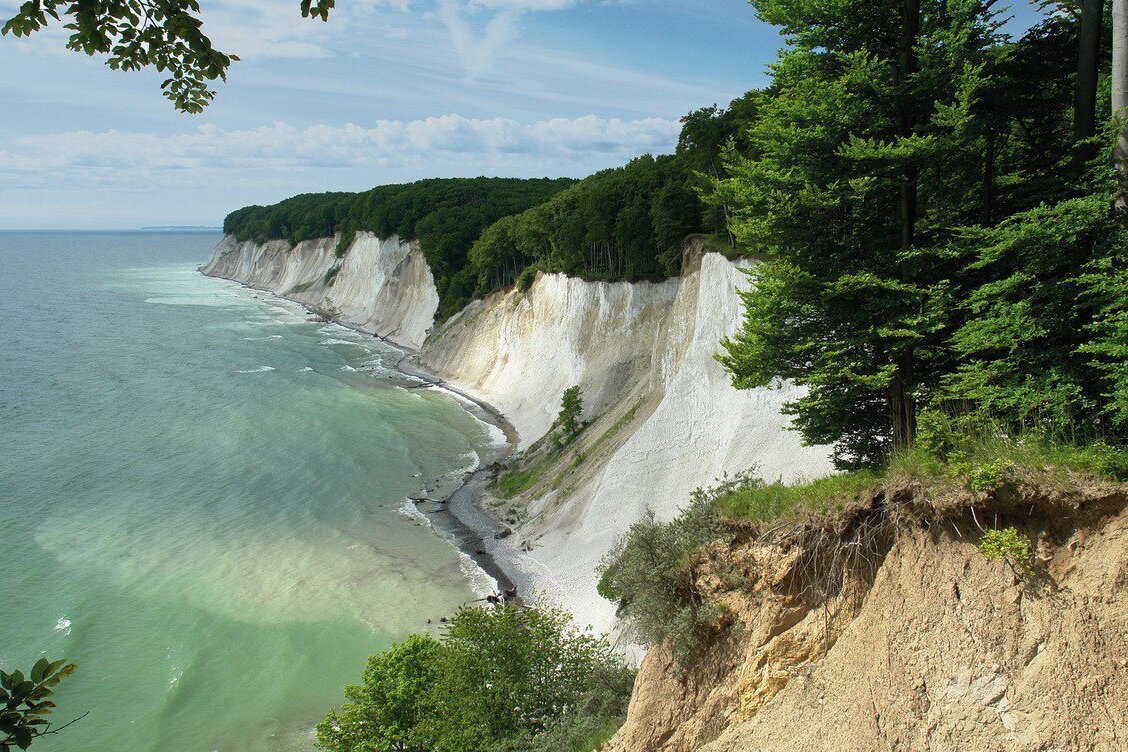 Der Kreidefelsen Konigstuhl ist ein wunderbarer Ort zum Wandern - Sassnitz | Secret World Trip Planner