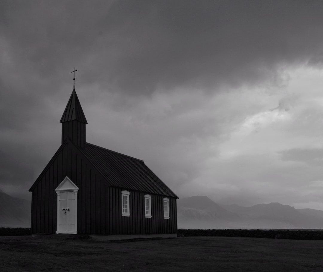 La iglesia negra Búðarkirkja - Búðir | Secret World Trip Planner