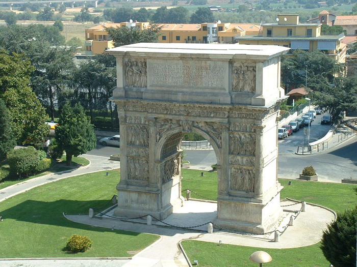 Arc de Trajan - Benevento | Secret World Trip Planner