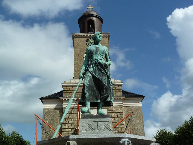 Monumento a Asmussen Woldsen - Husum | Secret World Trip Planner