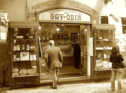 Czekolada Gay Odin - Napoli | Secret World Trip Planner
