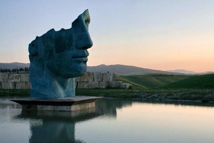 Bocelli a krásne divadlo ticha - Lajatico | Secret World Trip Planner