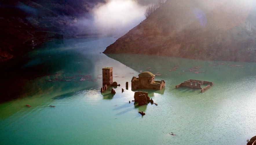 Il lago di Vagli ed il Borgo fantasma di Fabbri ferrai - Lago di Vagli | Secret World Trip Planner