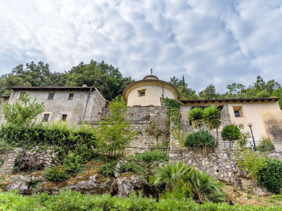 Svetište raspeća Bassiana - Bassiano | Secret World Trip Planner