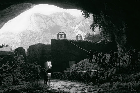 Grotta di San Michele Arcangelo, ή Grotta Dell'angelo - Monte Raione | Secret World Trip Planner