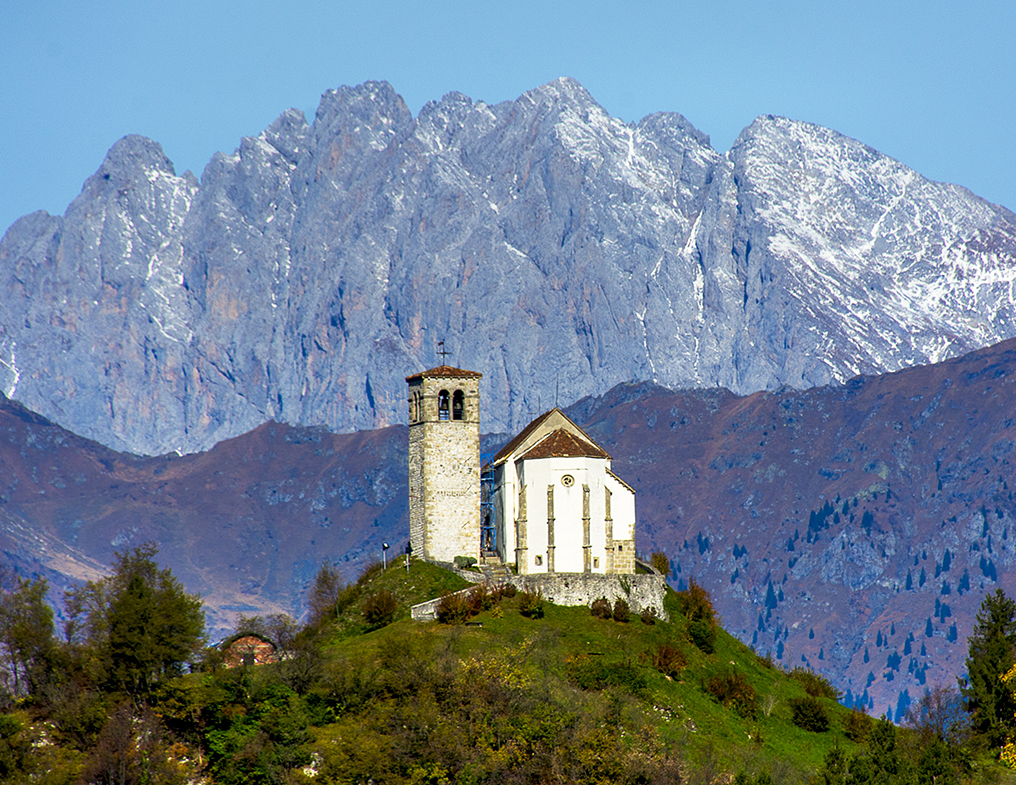 Farní kostel San Floriano - 33028 Tolmezzo UD | Secret World Trip Planner