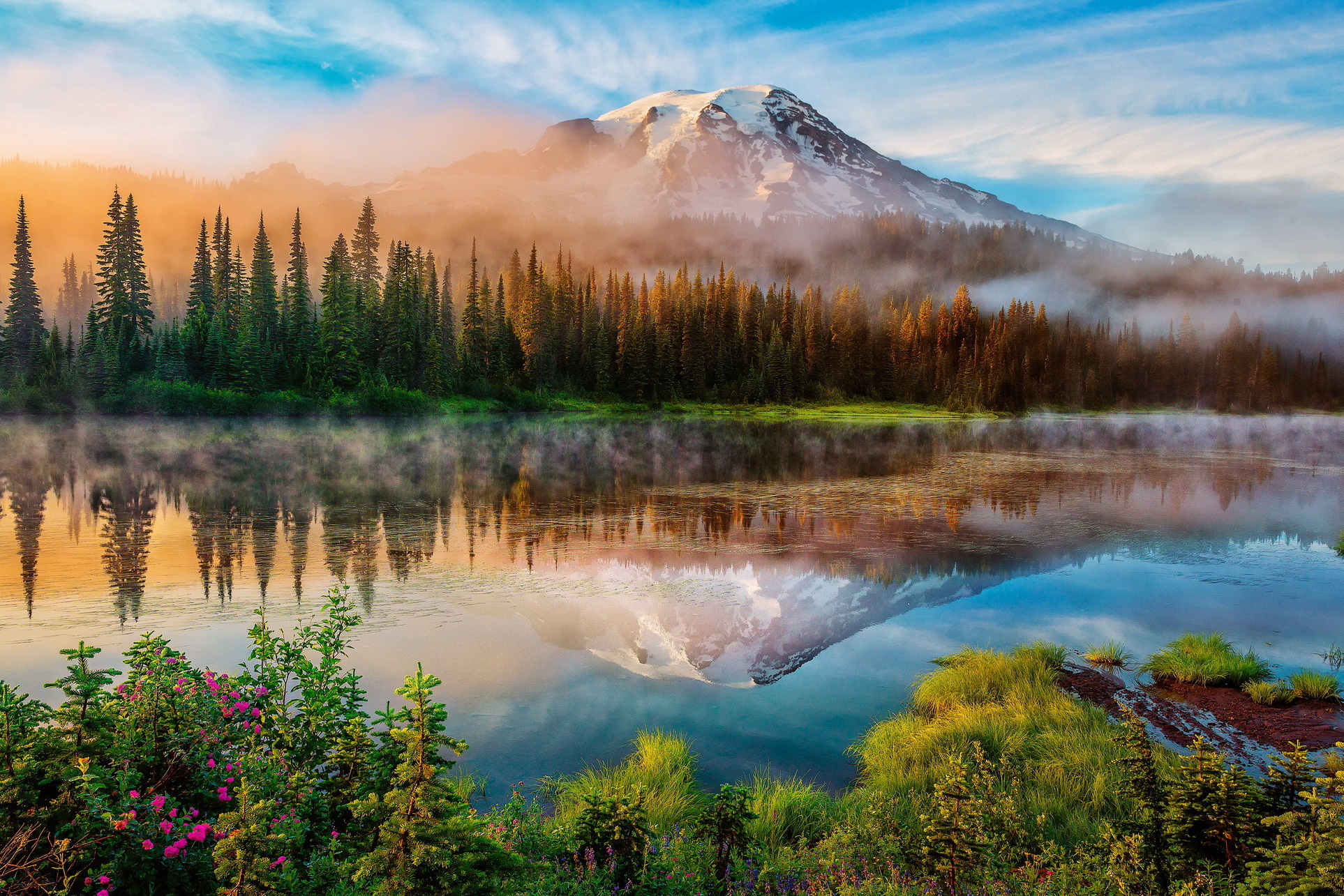 Mt Rainier is the highest mountain of the Cascade Range - Monte Rainier | Secret World Trip Planner