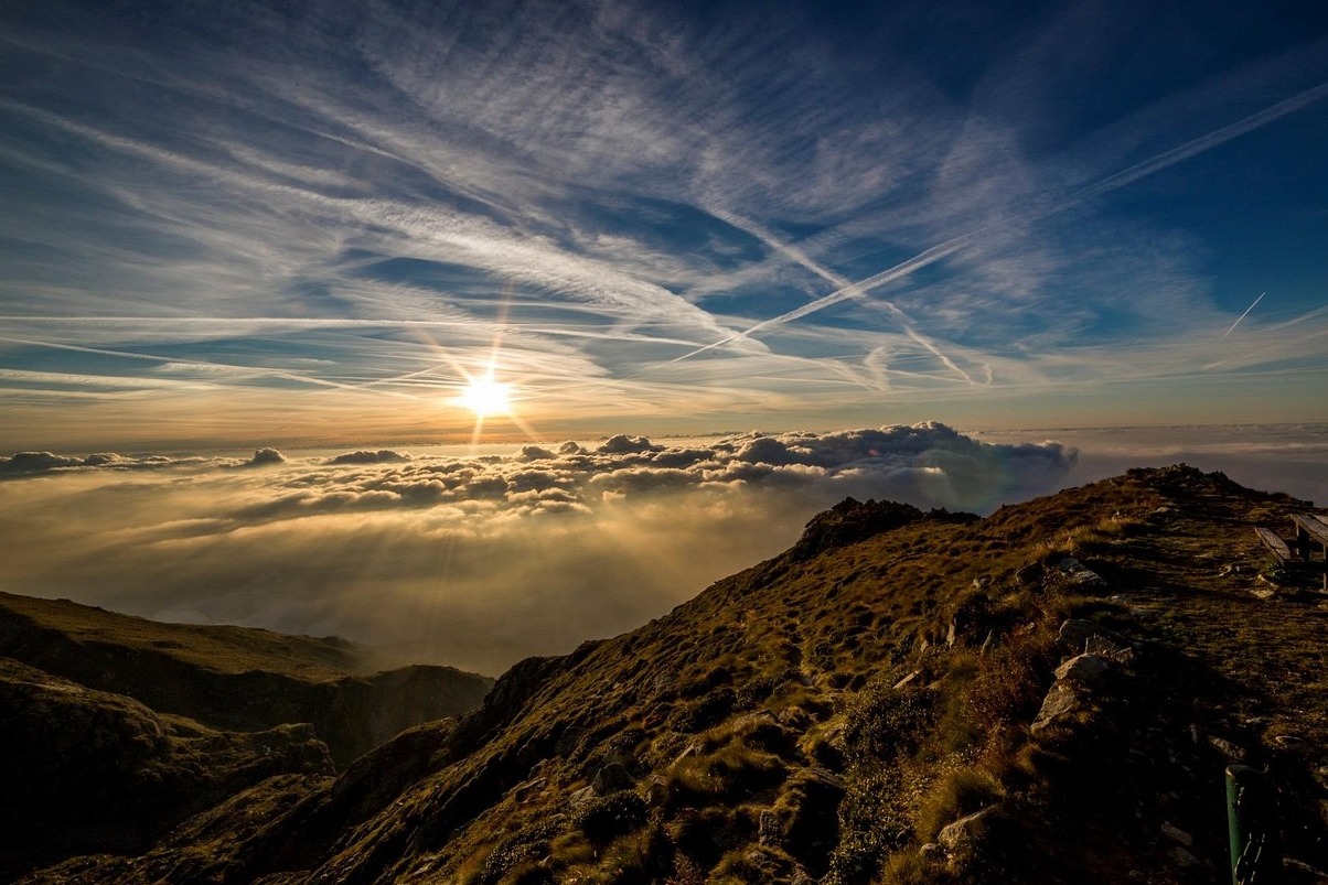 Mt Rainier is the highest mountain of the Cascade Range - Monte Rainier | Secret World Trip Planner