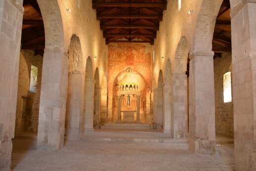Capestrano | Iglesia de San Pietro ad Oratorium - Capestrano | Secret World Trip Planner
