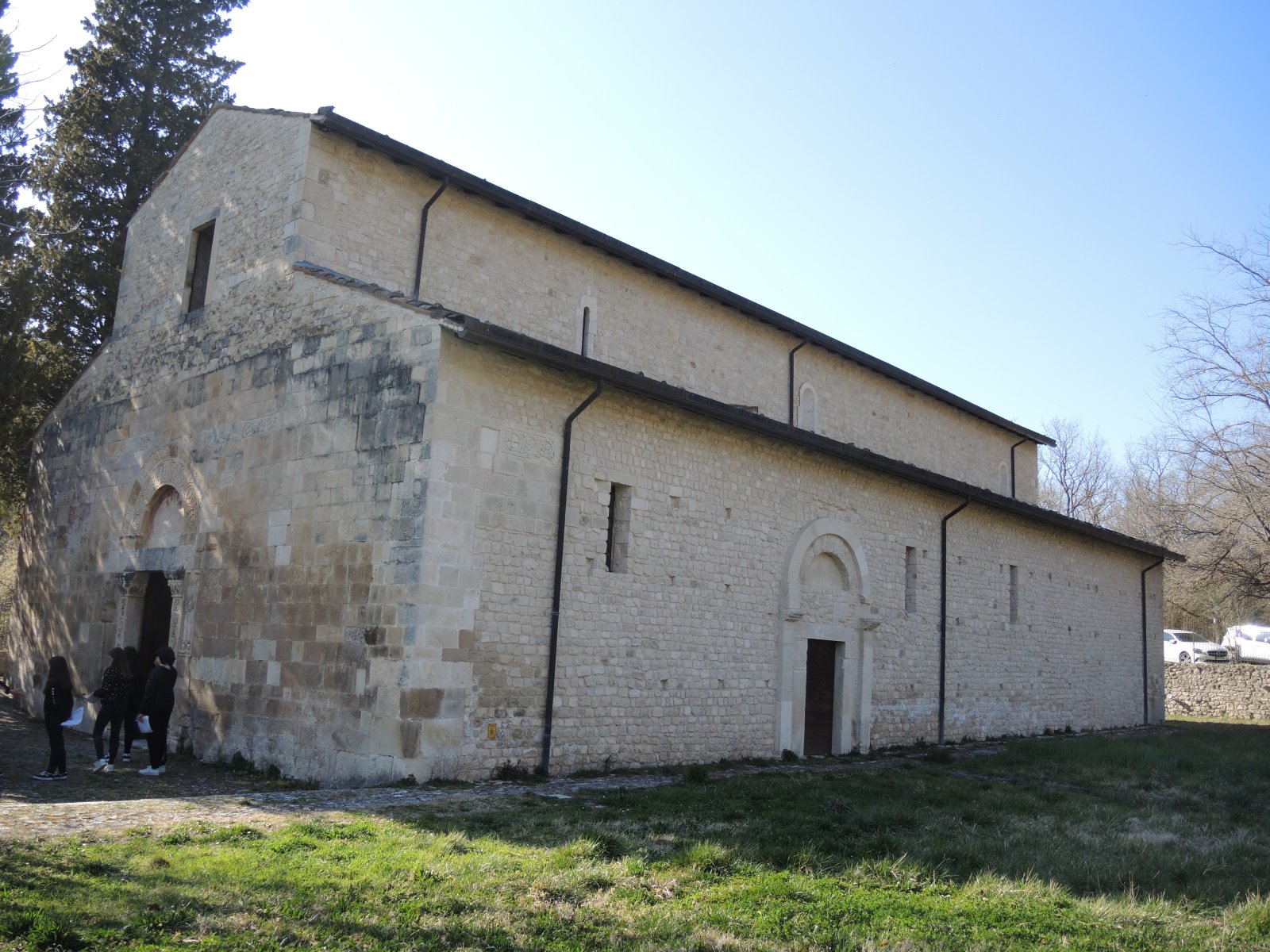 Capestrano | Iglesia de San Pietro ad Oratorium - Capestrano | Secret World Trip Planner