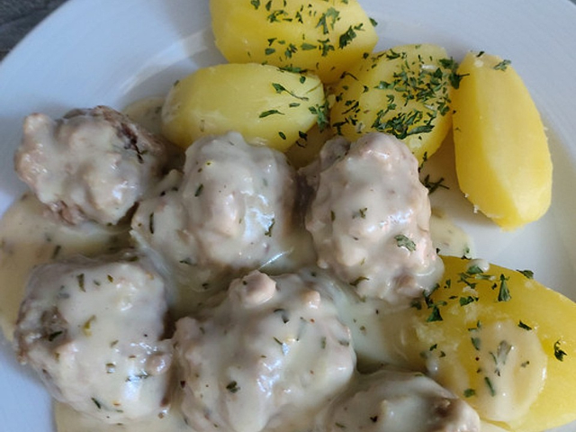 Albóndigas Königsberger — Berlino