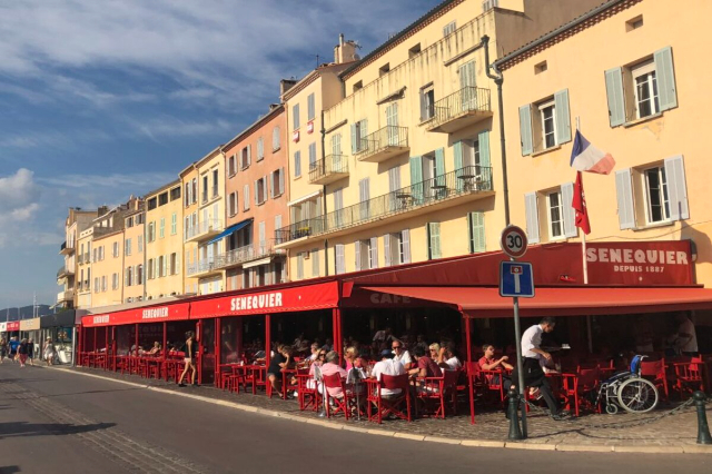 Ил Сенекье ва Брижит Бардо - Saint-Tropez | Secret World Trip Planner