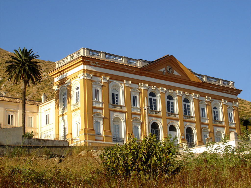 Комбинати кадимаи абрешими Сан-Льюсио - Caserta | Secret World Trip Planner