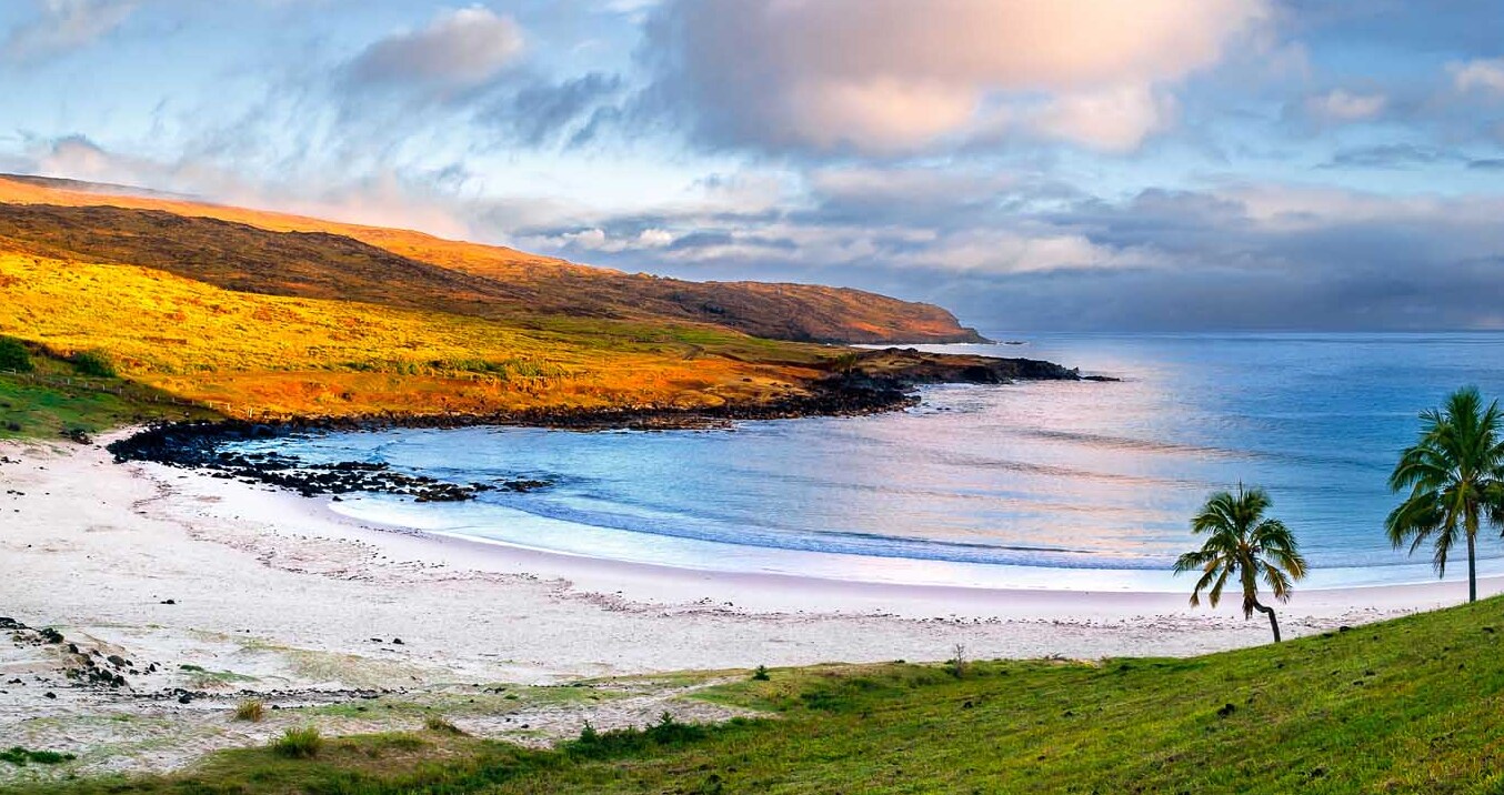 Playa de Anakena e Isla de Pascua - Isola di Pasqua | Secret World Trip Planner