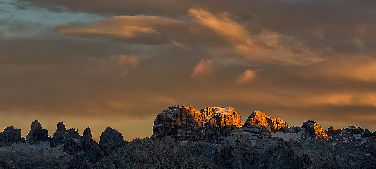 Puesta de sol en el Brenta - Mundo secreto - Madonna di Campiglio | Secret World Trip Planner