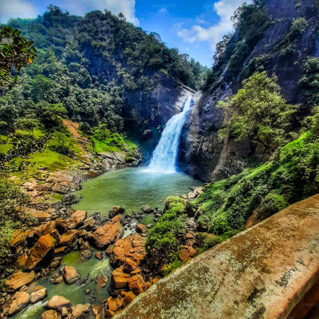 Dunhinda Falls — Dunhida Water Falls Access Road